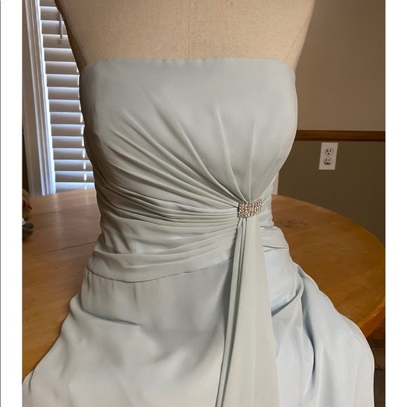 Dress - Picture 1 of 6